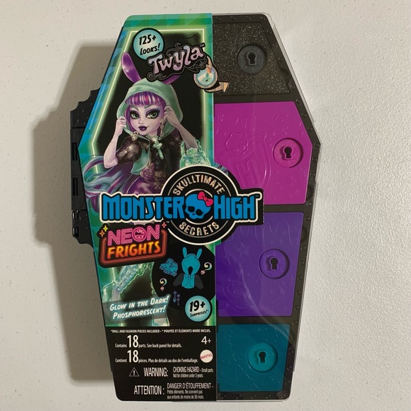 Monster High®: Skulltimate Secrets Neon Frights Twyla™ Doll w/Locker-New - Picture 5 of 9